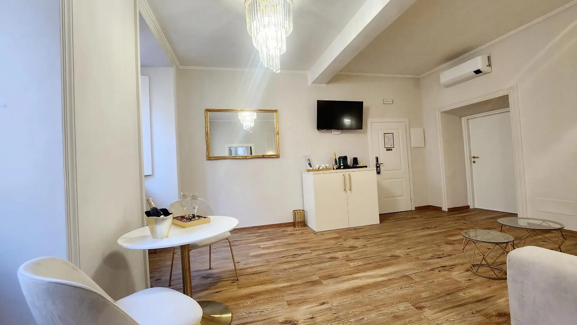 Golden Palace Luxury Guest House Rome 0*,