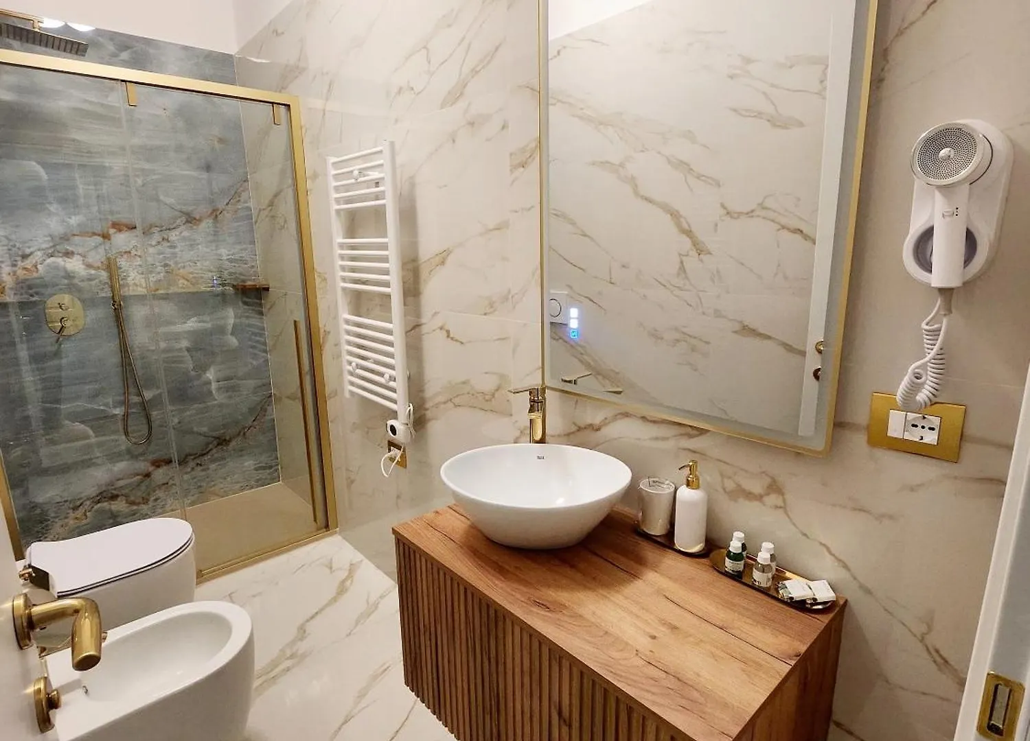 Golden Palace Luxury Guest House Rome Italy