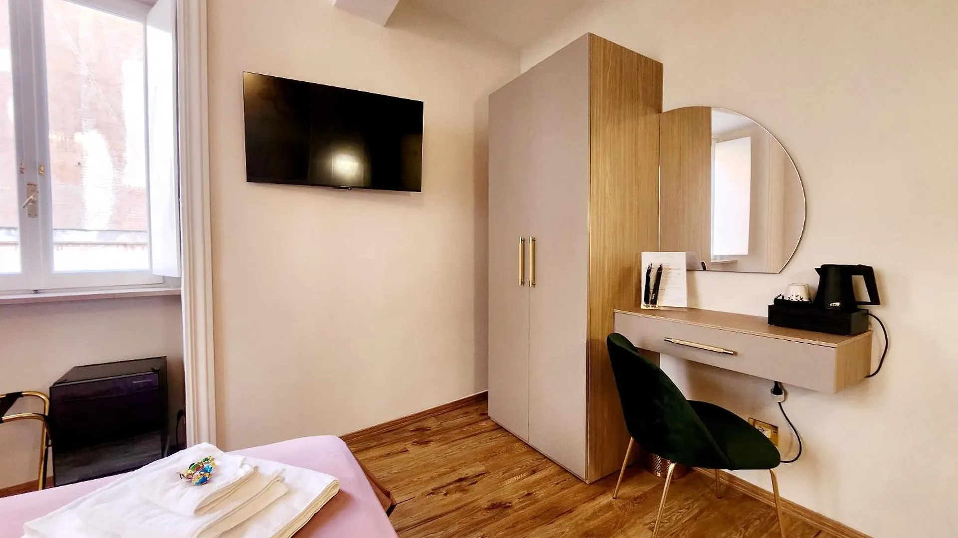 Golden Palace Luxury Guest House Rome 0*,